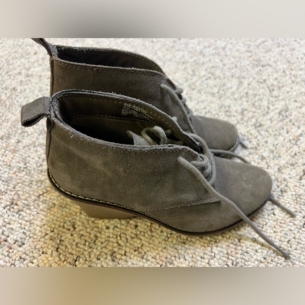 Bootie w laces Size 6